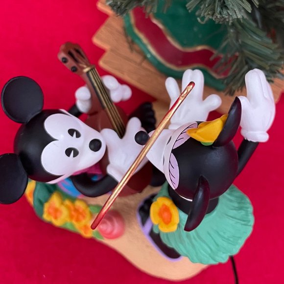 Mickey and Minnie in Paradise Hallmark Ornament - Picture 4 of 6